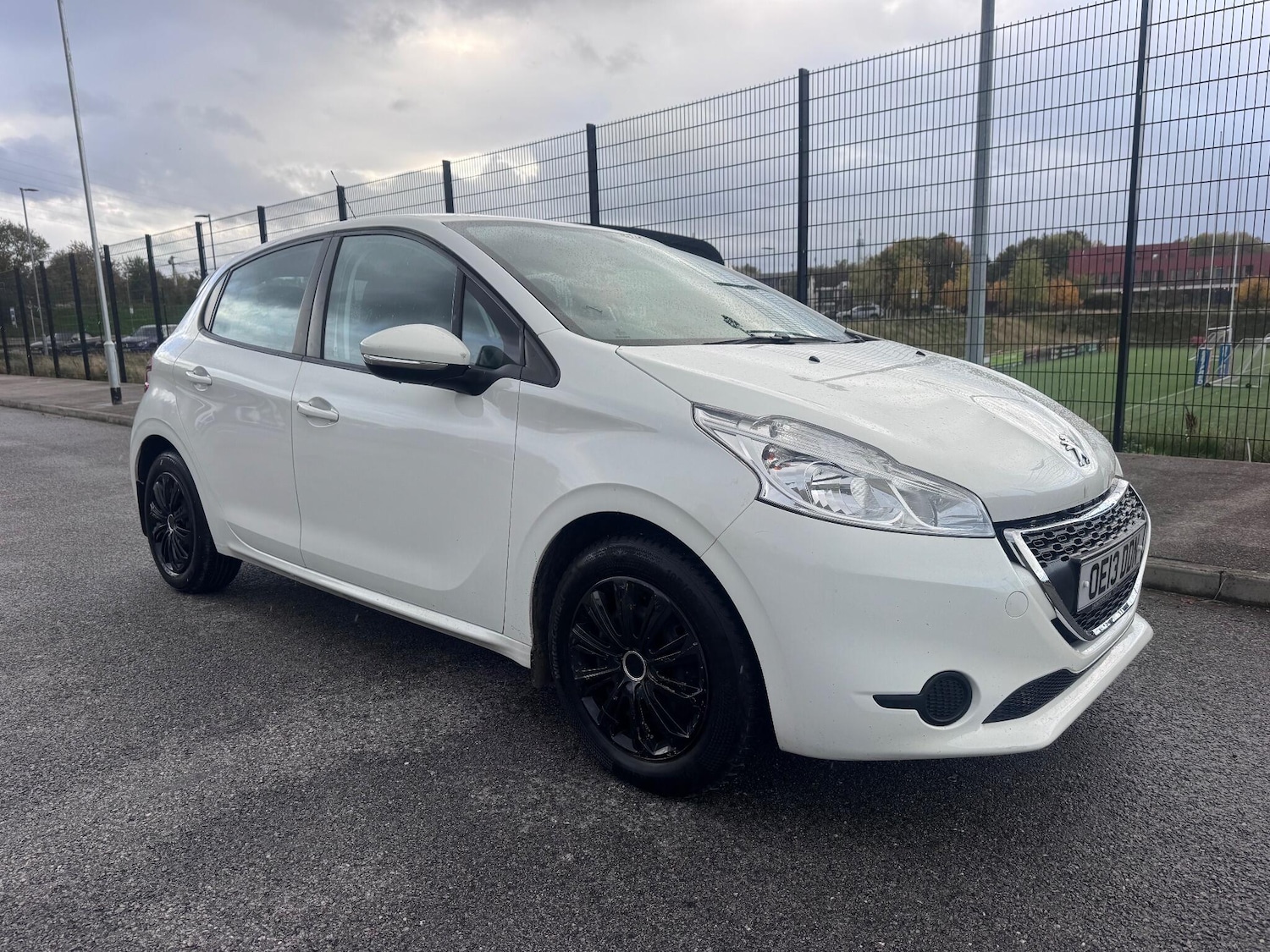 Used Peugeot 208 2013 for sale - 76360659: Photo 5