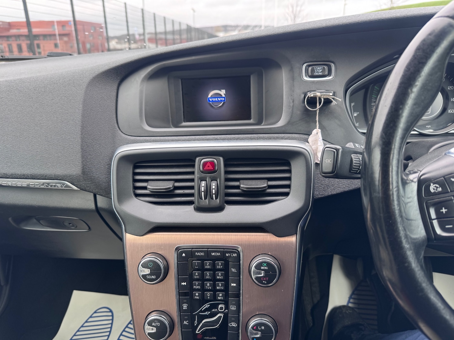 Used Volvo V40 2013 for sale - 77482669: Photo 22