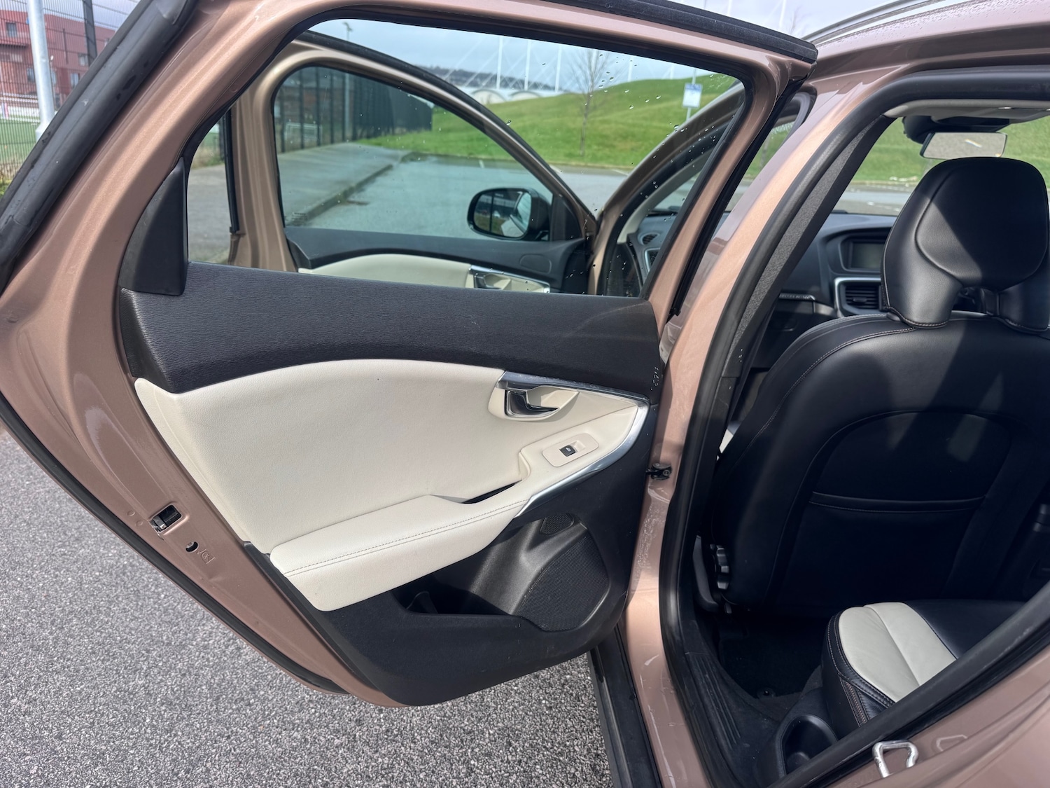 Used Volvo V40 2013 for sale - 77482669: Photo 30