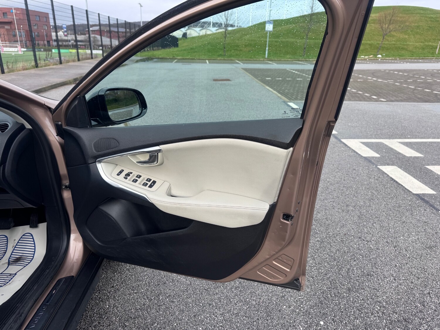 Used Volvo V40 2013 for sale - 77482669: Photo 33