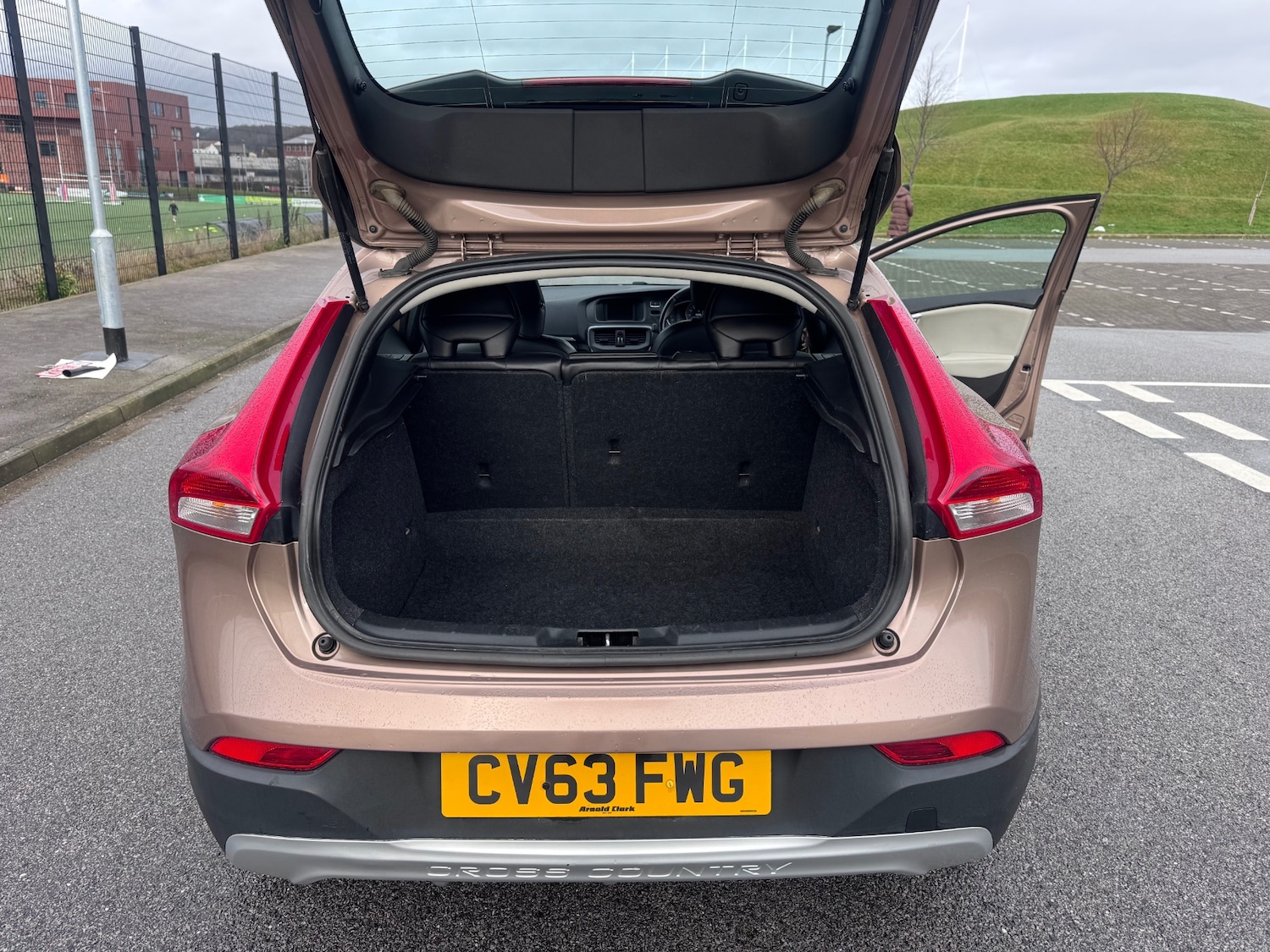 Used Volvo V40 2013 for sale - 77482669: Photo 8