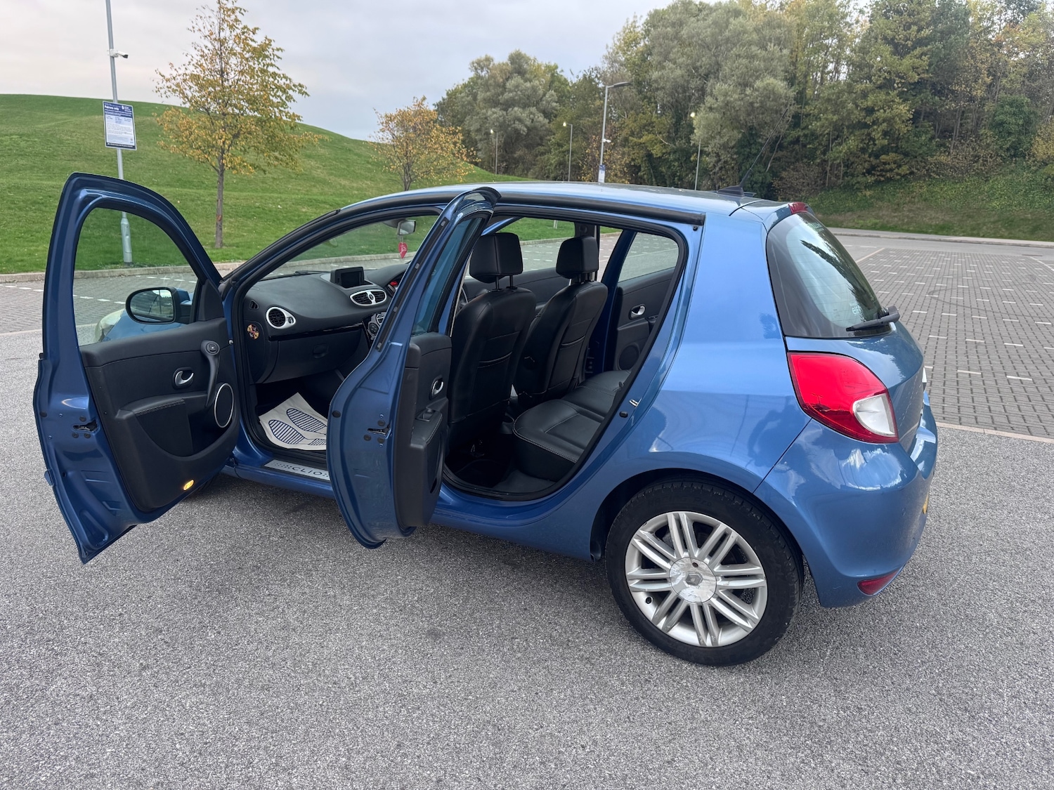 Used Renault Clio 2011 for sale - 77067937: Photo 13