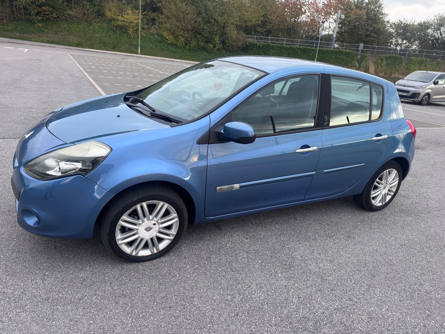 Used Renault Clio 2011 for sale - 77067937: Photo 28