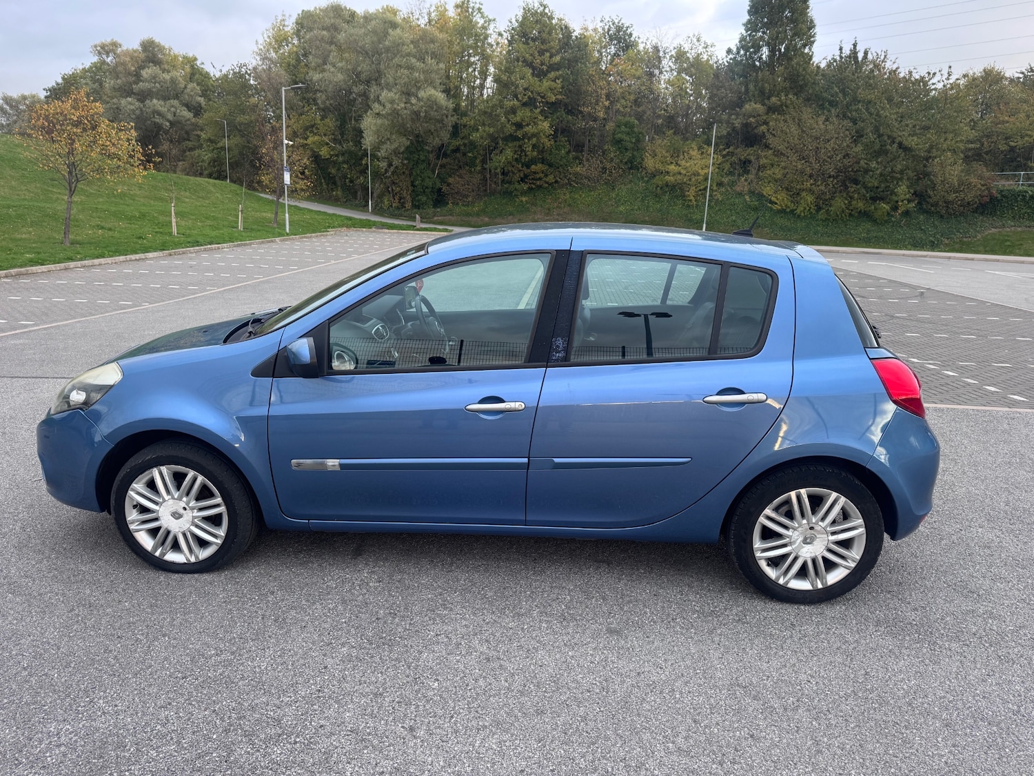 Used Renault Clio 2011 for sale - 77067937: Photo 3