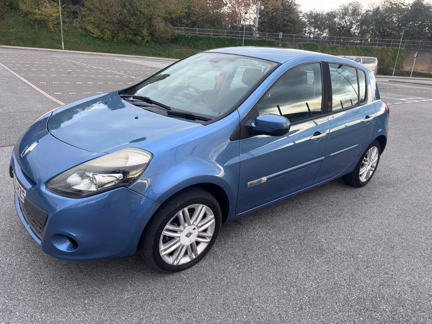 Used Renault Clio 2011 for sale - 77067937: Photo 30