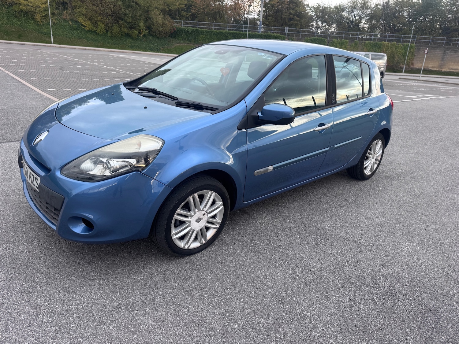 Used Renault Clio 2011 for sale - 77067937: Photo 31