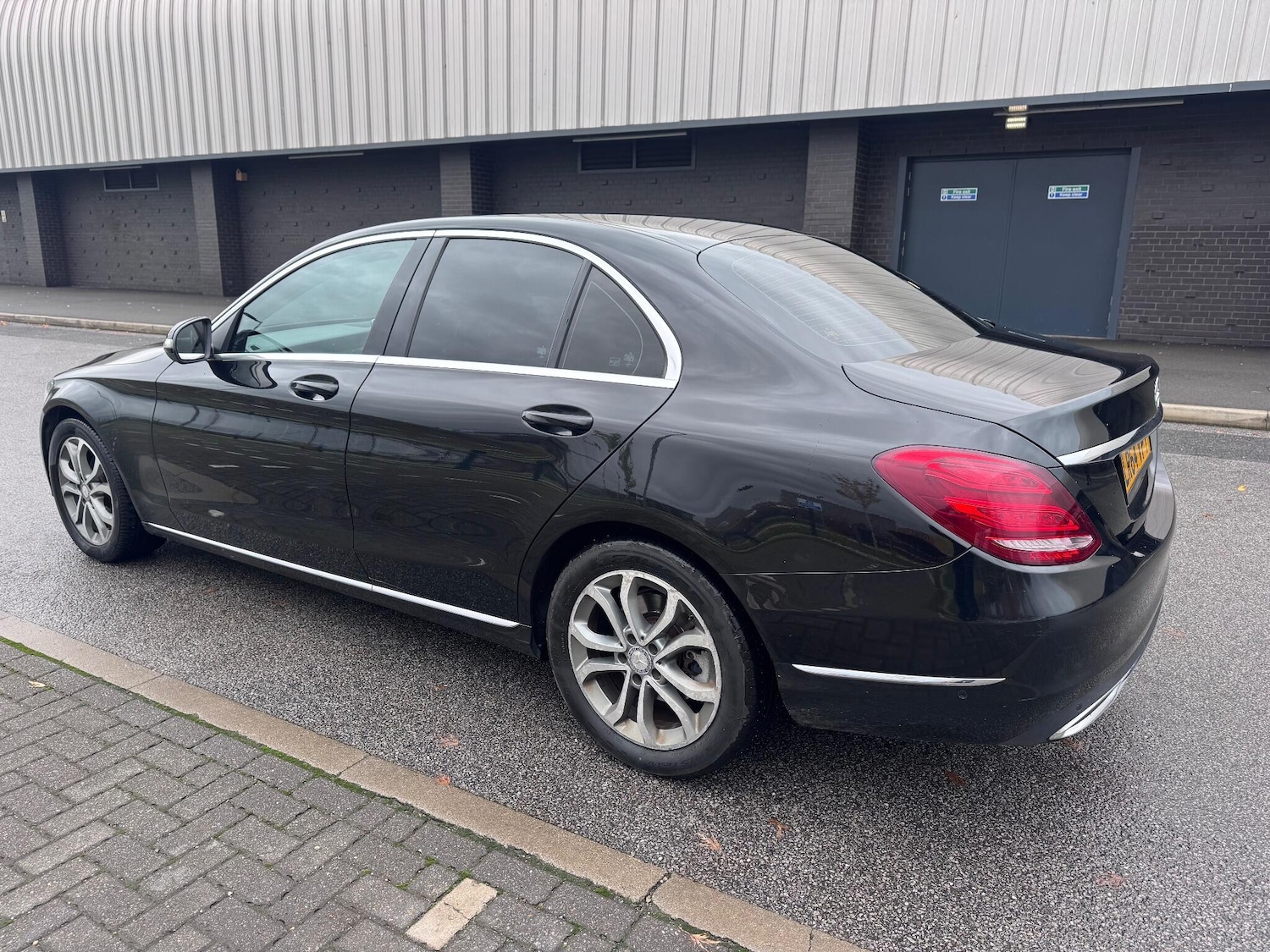 Used Mercedes-Benz C Class 2014 for sale - 76562450: Photo 4