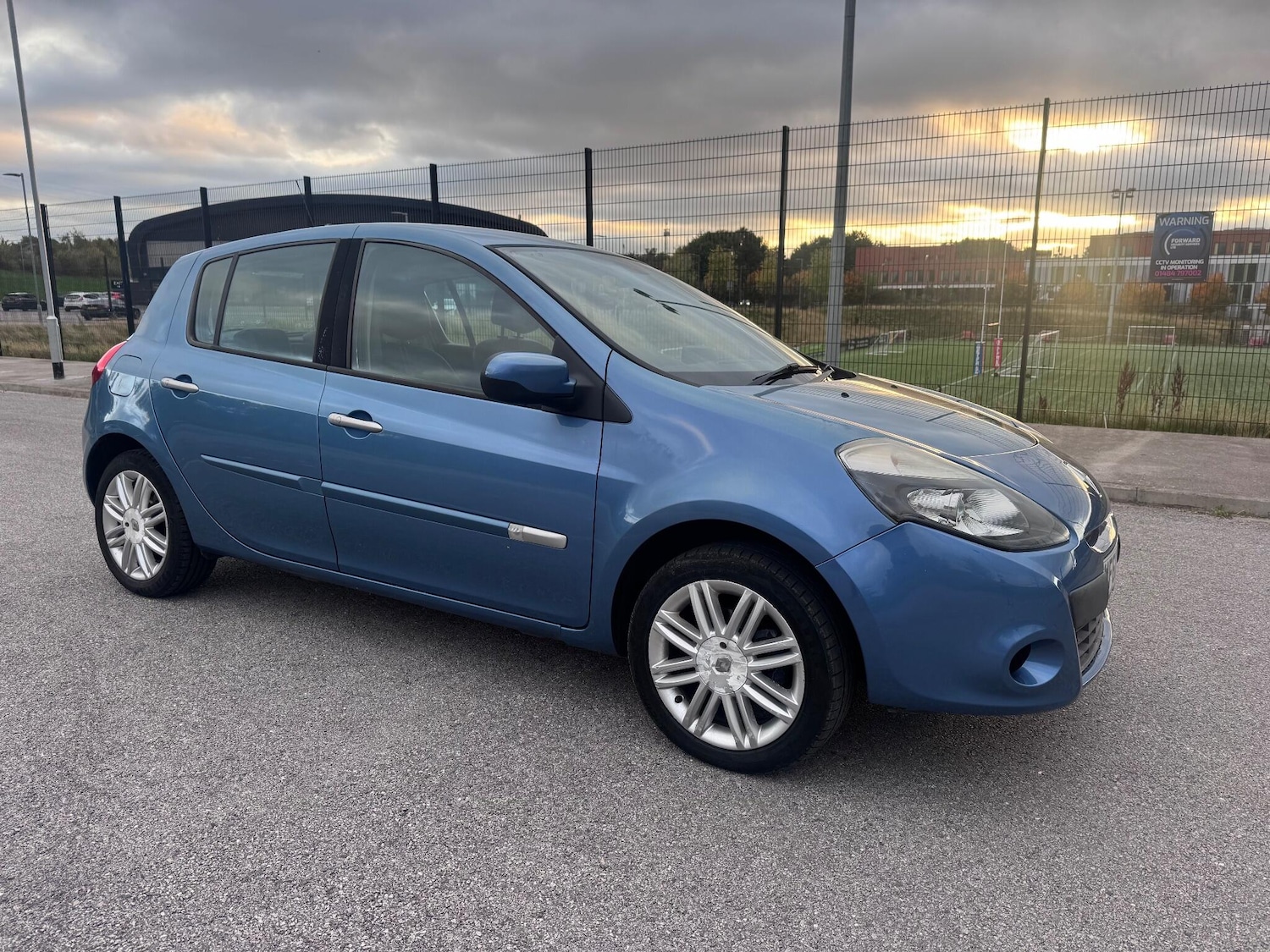 Used Renault Clio 2011 for sale - 76306518: Photo 1
