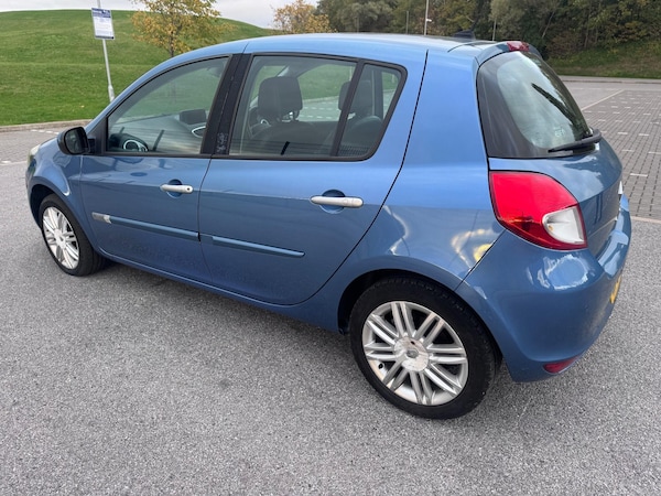 Used Renault Clio 2011 for sale - 76306518: Photo 11