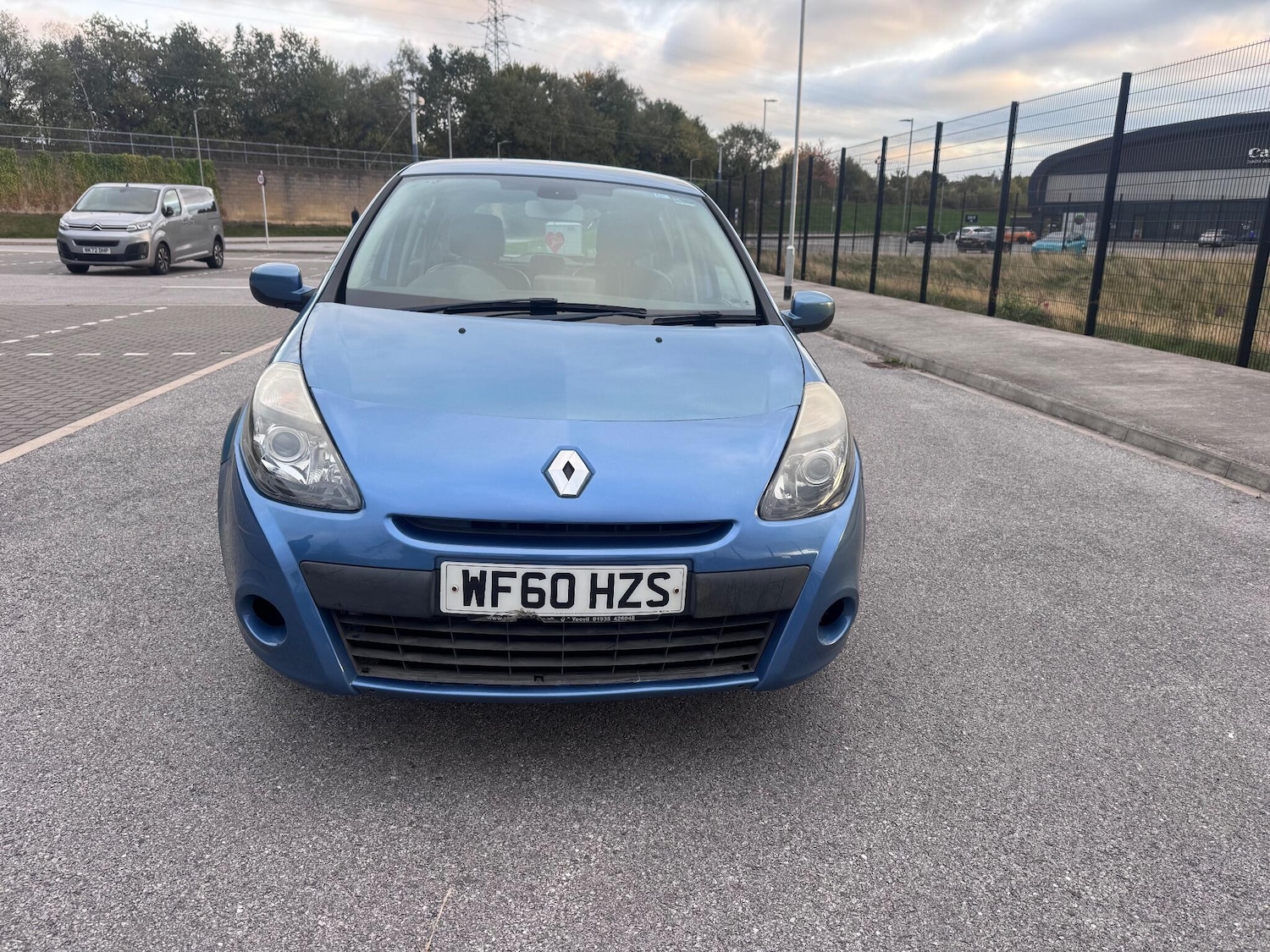 Used Renault Clio 2011 for sale - 76306518: Photo 2
