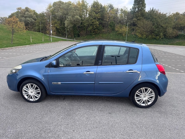 Used Renault Clio 2011 for sale - 76306518: Photo 20