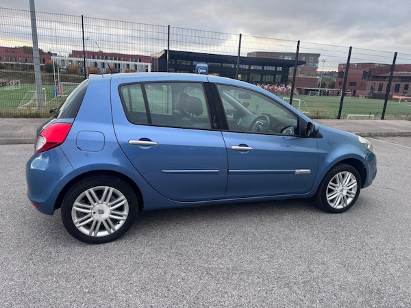 Used Renault Clio 2011 for sale - 76306518: Photo 25