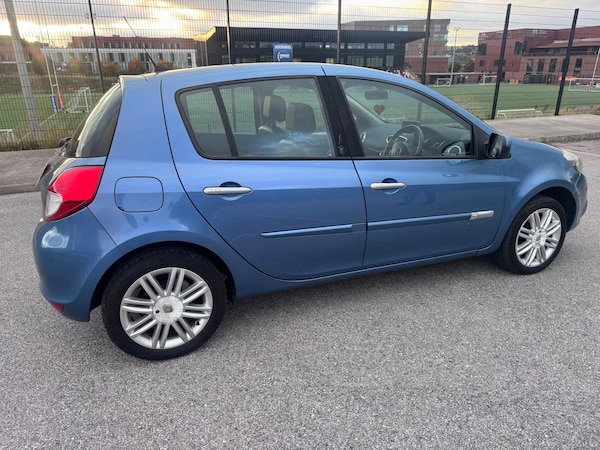 Used Renault Clio 2011 for sale - 76306518: Photo 26
