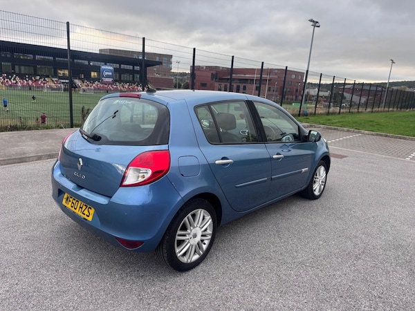 Used Renault Clio 2011 for sale - 76306518: Photo 31