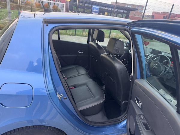 Used Renault Clio 2011 for sale - 76306518: Photo 40