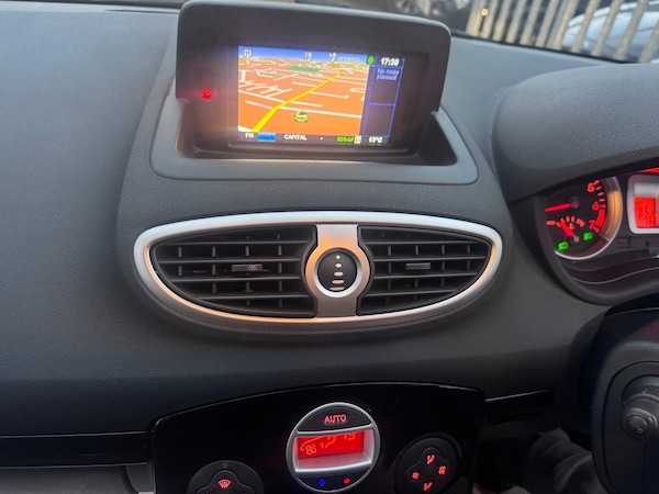 Used Renault Clio 2011 for sale - 76306518: Photo 43