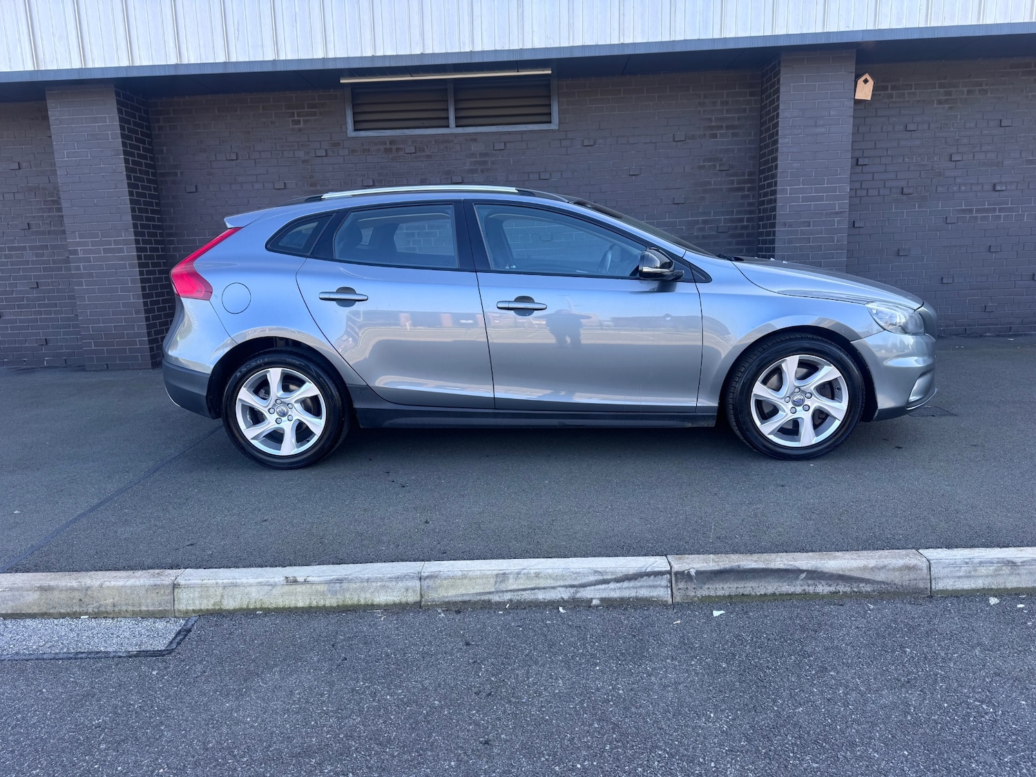 Used Volvo V40 2016 for sale - 78018603: Photo 15