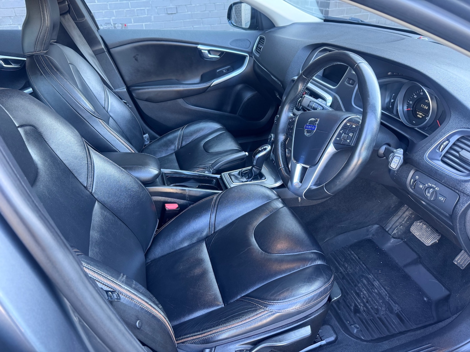 Used Volvo V40 2016 for sale - 78018603: Photo 18