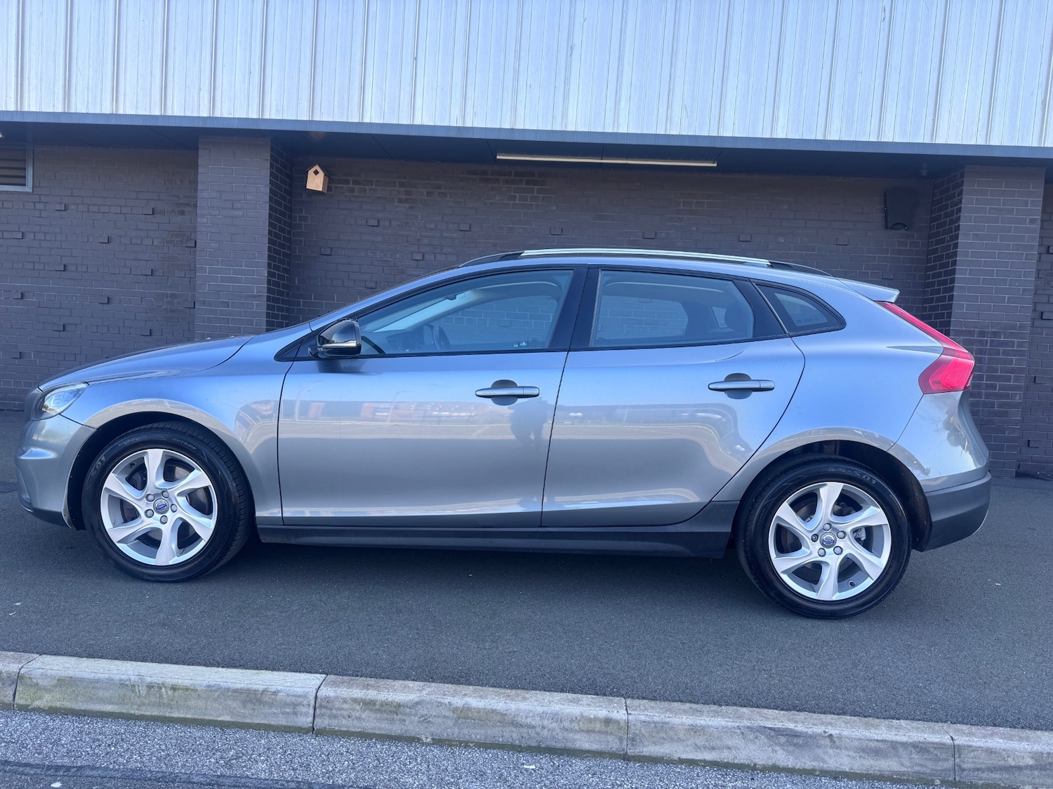 Used Volvo V40 2016 for sale - 78018603: Photo 29