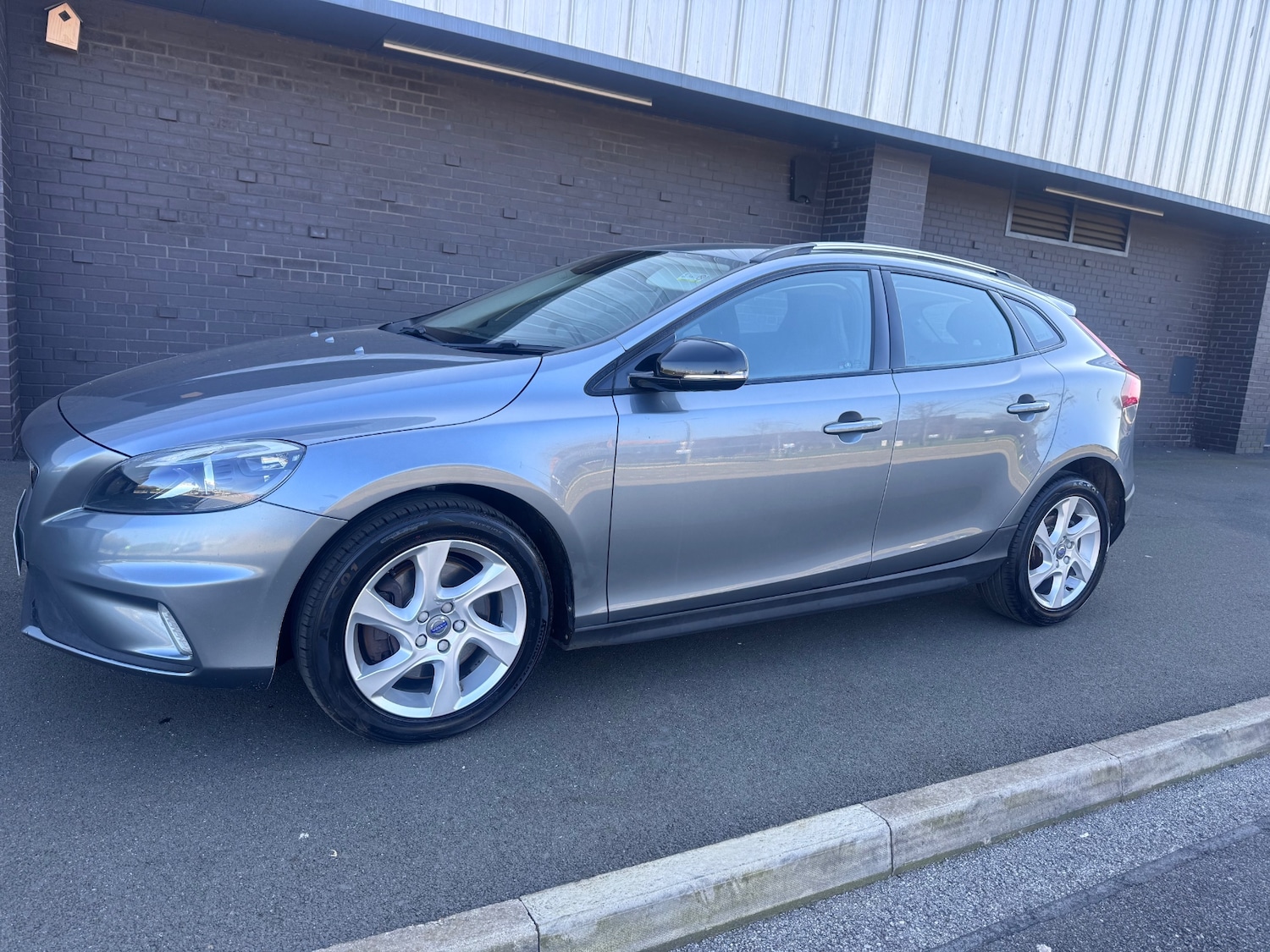 Used Volvo V40 2016 for sale - 78018603: Photo 30