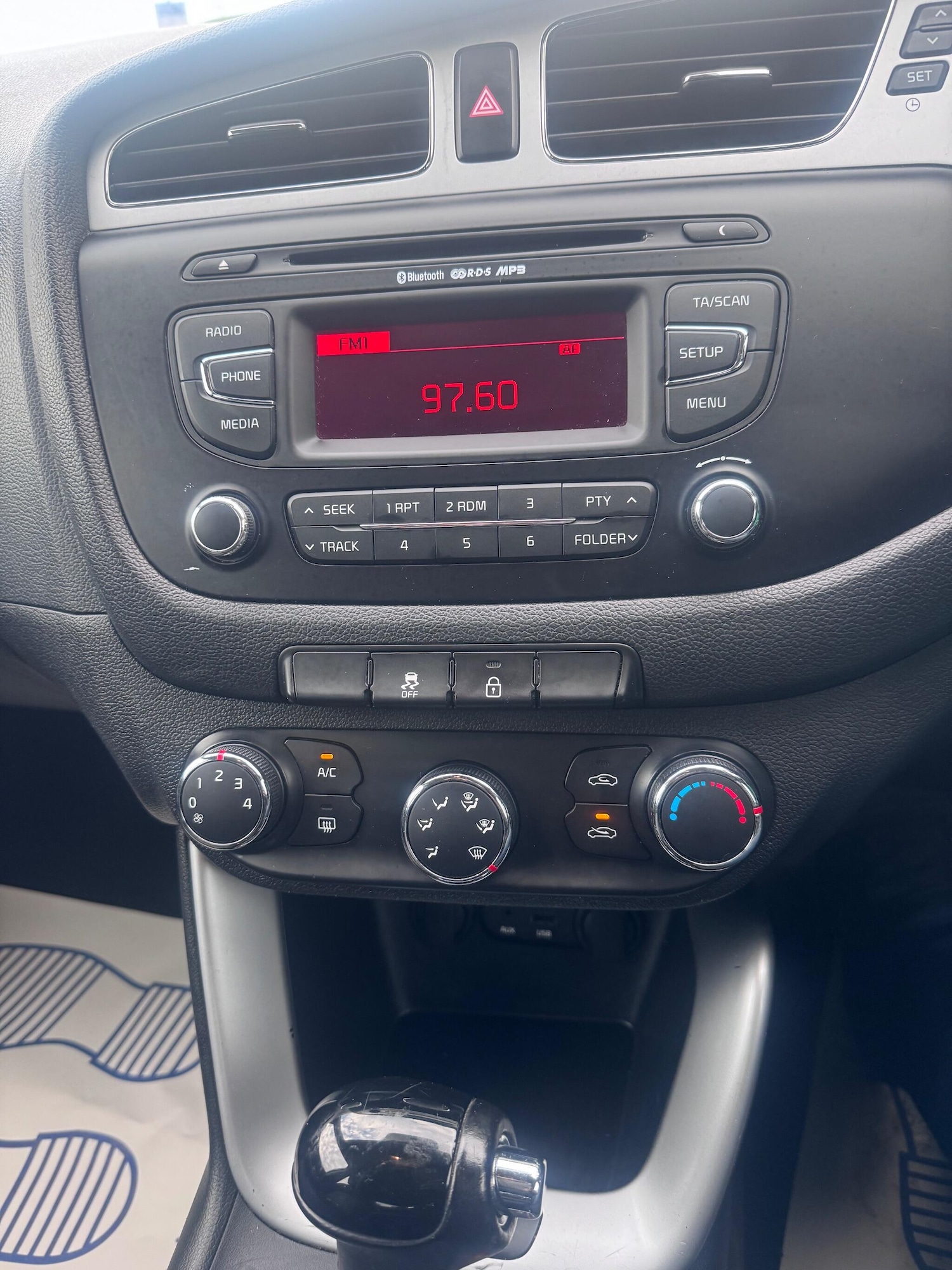 Used Kia Ceed 2013 for sale - 76886898: Photo 32