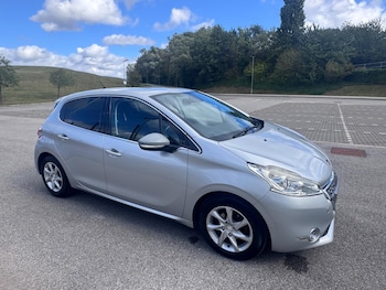 Used Peugeot 208 2012 for sale - 75940450: Photo