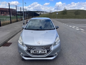 Used Peugeot 208 2012 for sale - 75940450: Photo