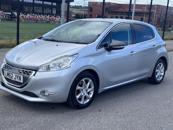 Used Peugeot 208 2012 for sale - 75940450: Photo