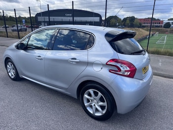 Used Peugeot 208 2012 for sale - 75940450: Photo