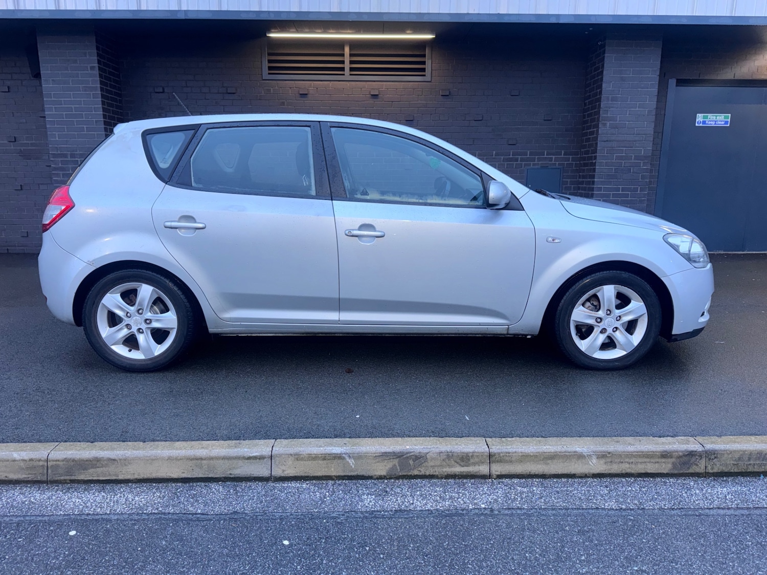 Used Kia Ceed 2011 for sale - 77384974: Photo 2