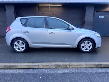 Used Kia Ceed 2011 for sale - 77384974: Photo