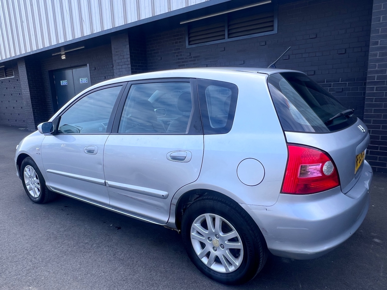 Used Honda Civic 2003 for sale - 77395644: Photo 3