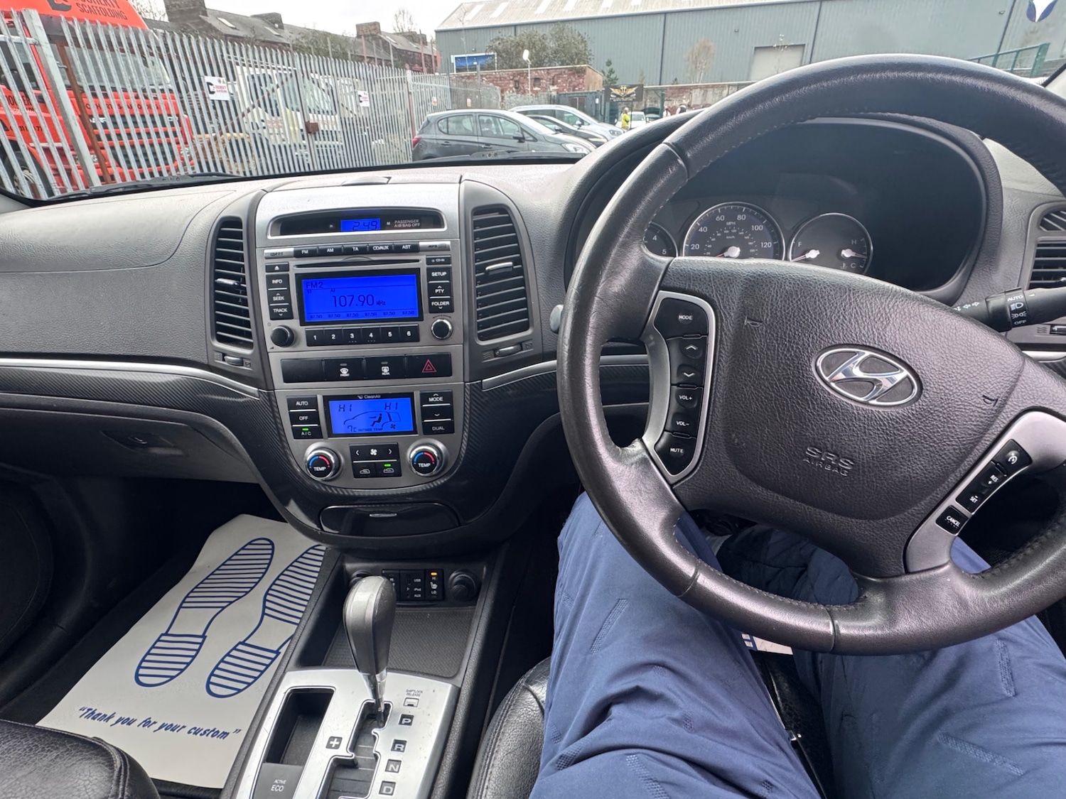 Used Hyundai Santa Fe 2011 for sale - 77020674: Photo 10