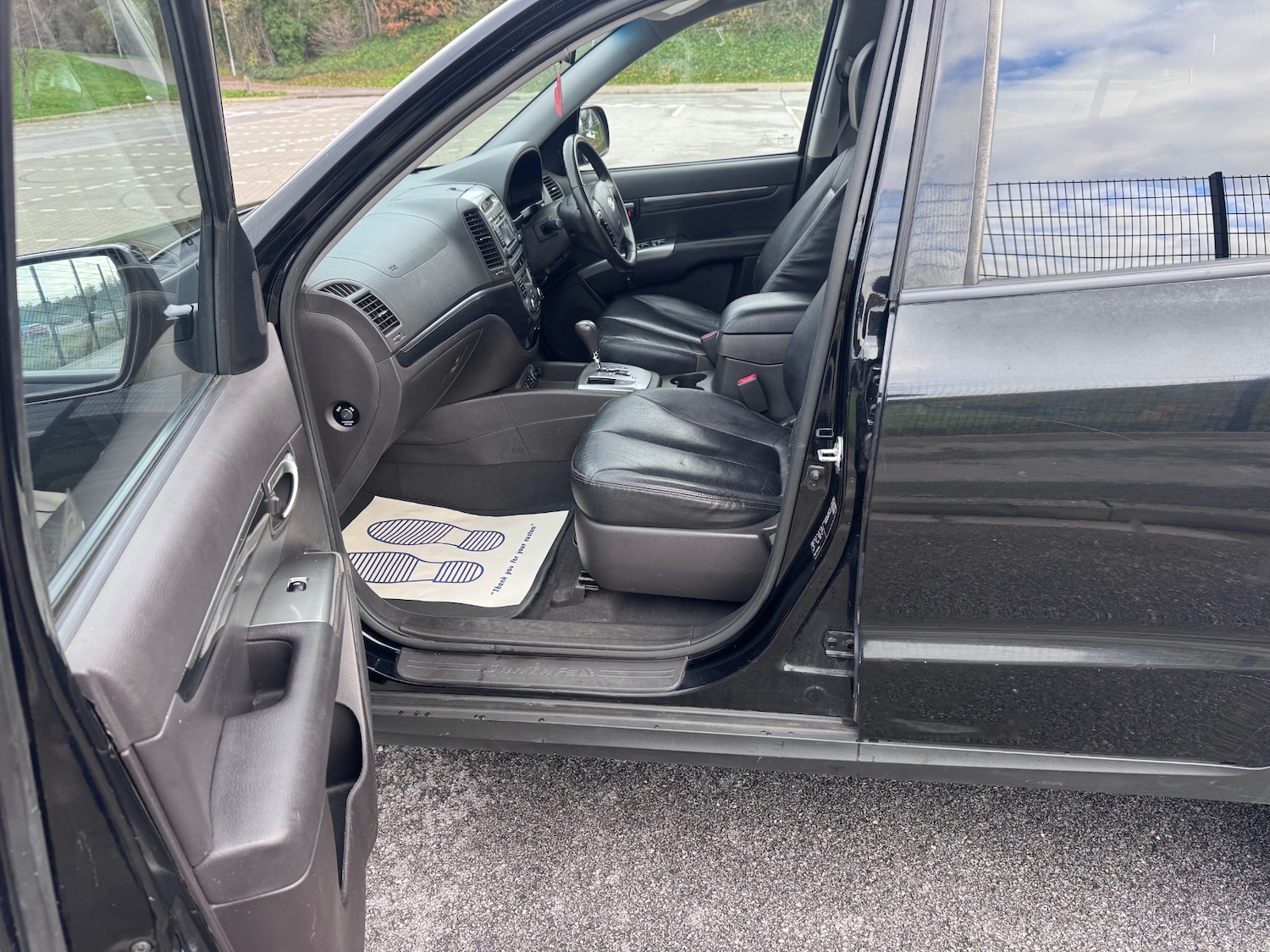 Used Hyundai Santa Fe 2011 for sale - 77020674: Photo 25