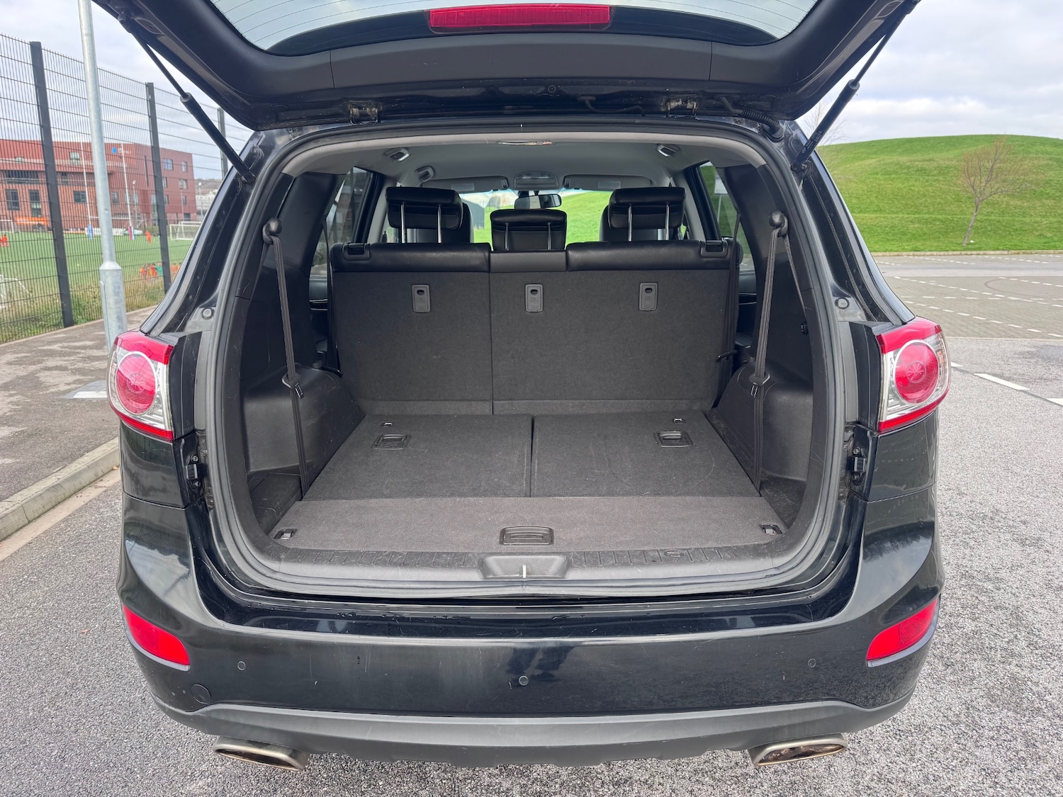 Used Hyundai Santa Fe 2011 for sale - 77020674: Photo 28