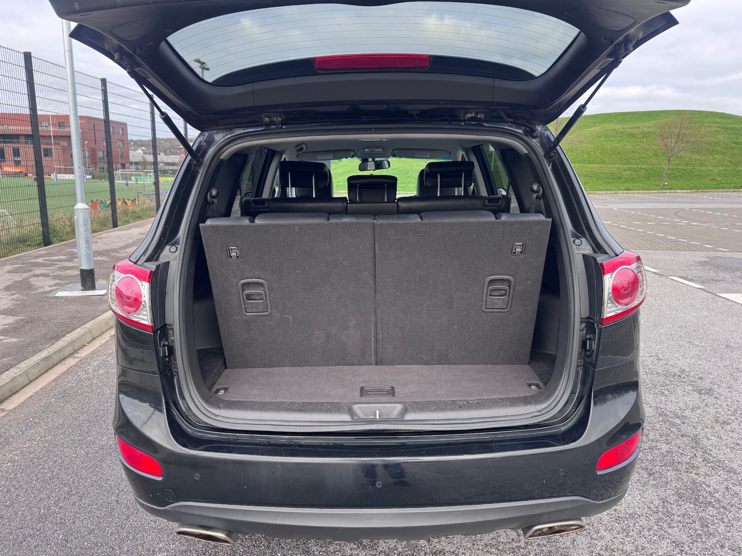 Used Hyundai Santa Fe 2011 for sale - 77020674: Photo 29