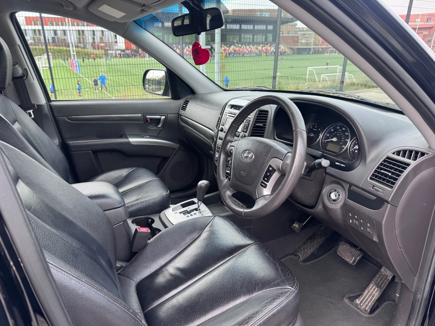 Used Hyundai Santa Fe 2011 for sale - 77020674: Photo 9