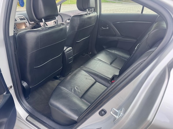 Used Toyota Avensis 2010 for sale - 75626969: Photo 36