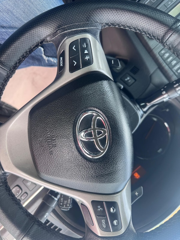 Used Toyota Avensis 2010 for sale - 75626969: Photo 49