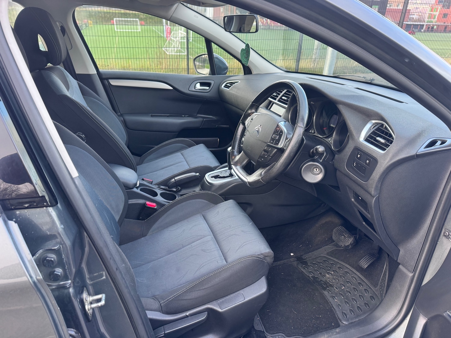 Used Citroen C4 2012 for sale - 77067695: Photo 5