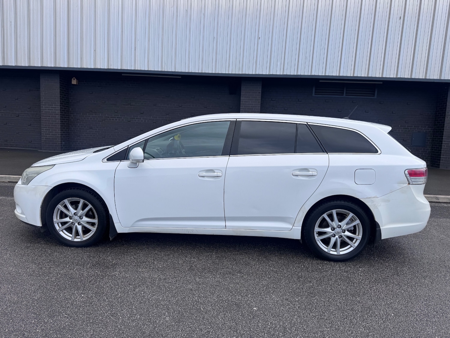 Used Toyota Avensis 2010 for sale - 78074283: Photo 26