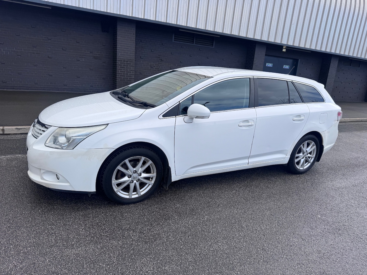 Used Toyota Avensis 2010 for sale - 78074283: Photo 4