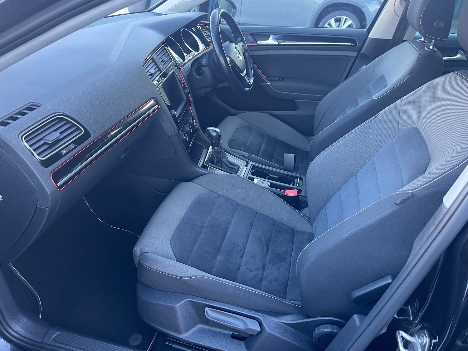 Used Volkswagen Golf 2023 for sale - 77088742: Photo 14