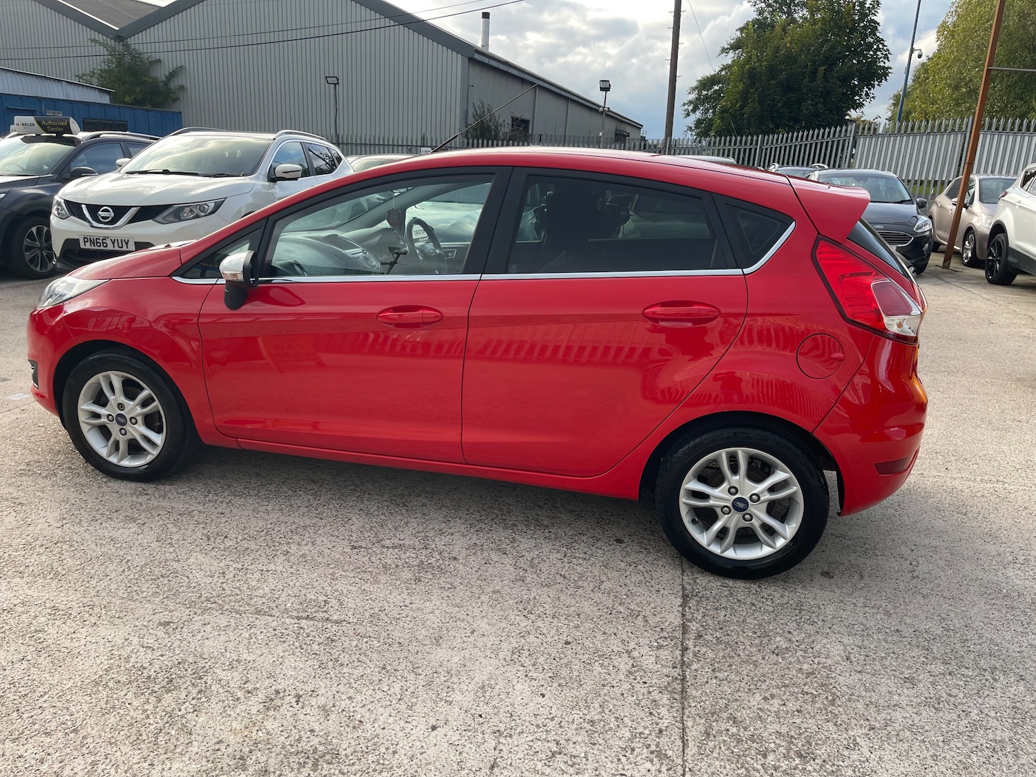 Used Ford Fiesta 2014 for sale - 75999343: Photo 9