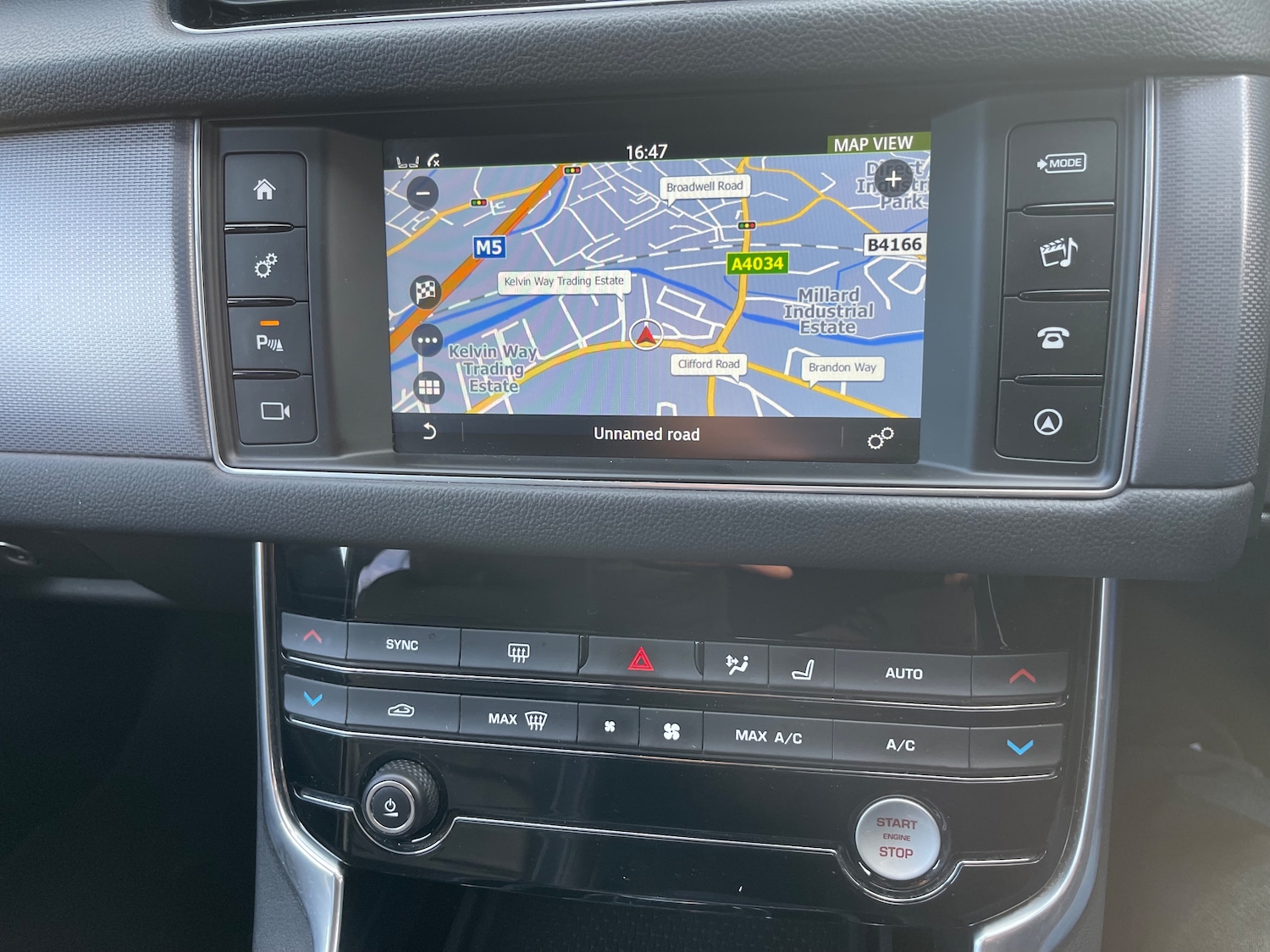 Used Jaguar XF 2018 for sale - 76229717: Photo 29