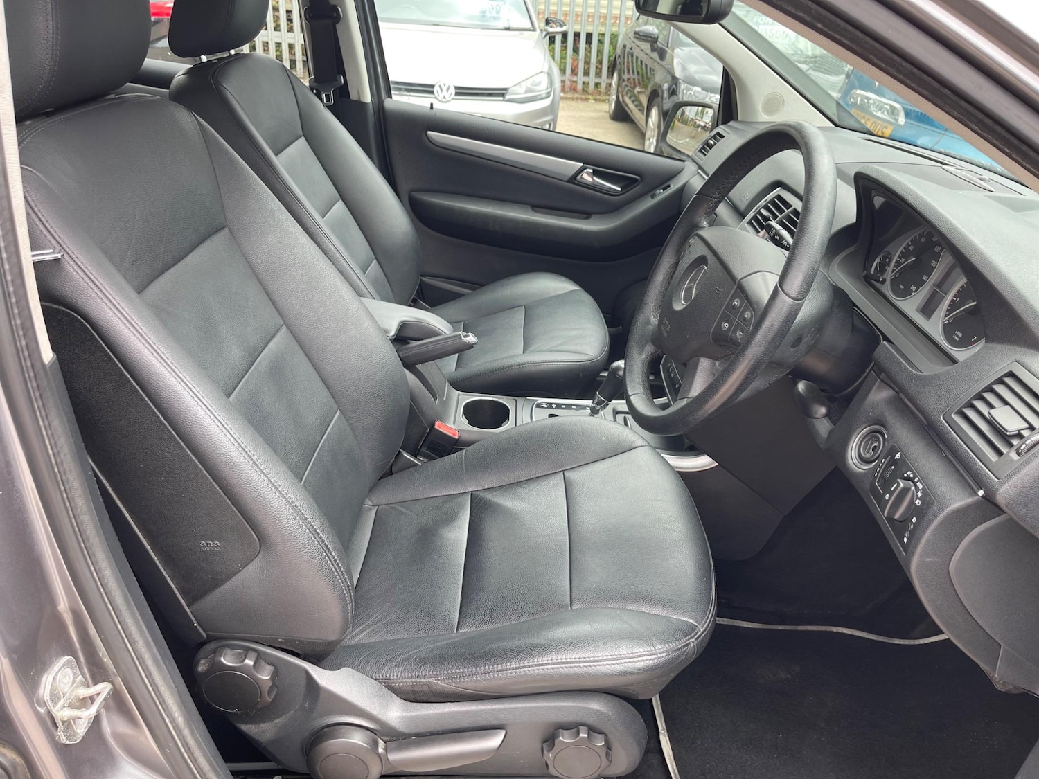 Used Mercedes-Benz B Class 2010 for sale - 77350503: Photo 11