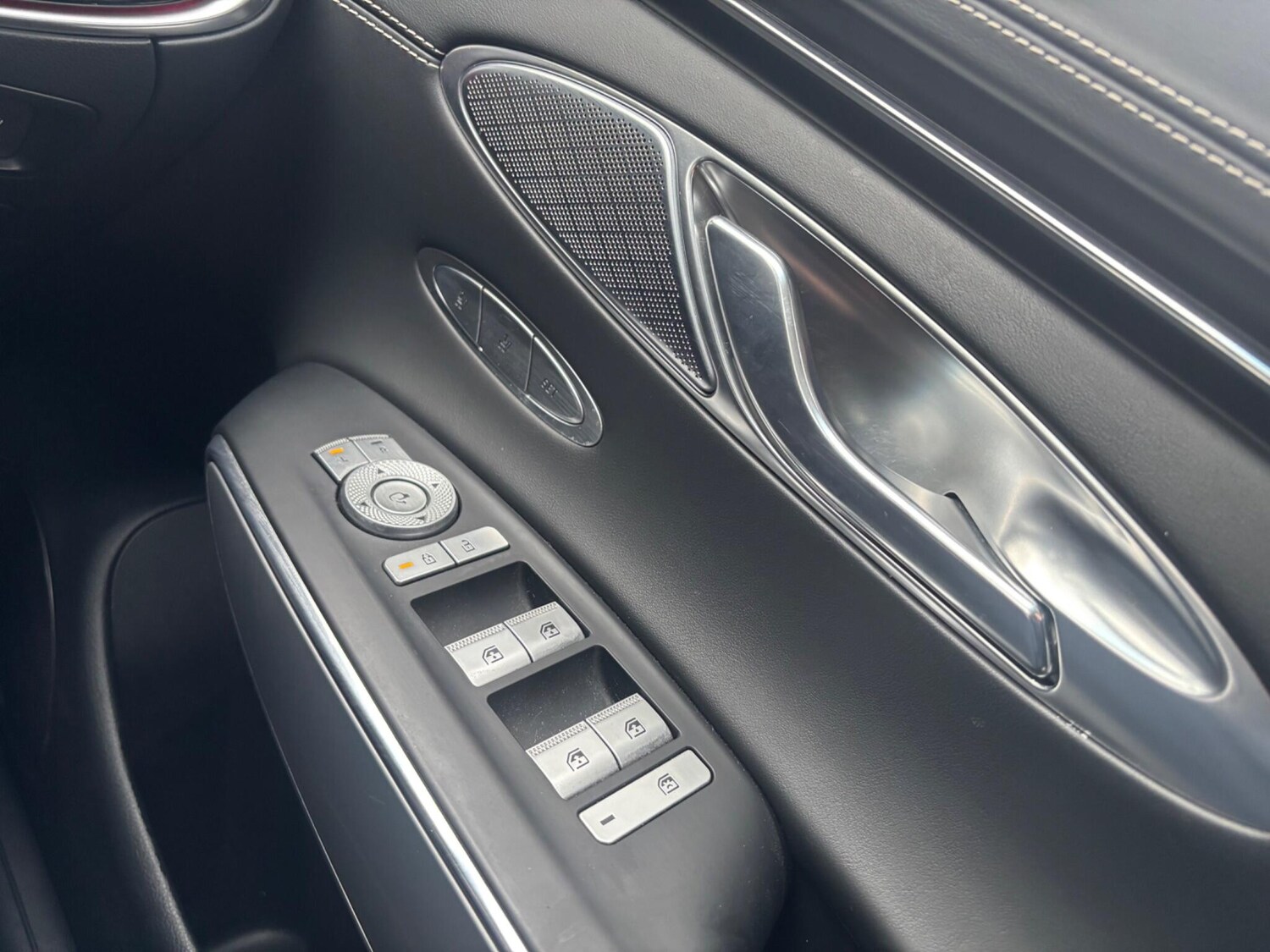 Used Genesis GV70 2023 for sale - 78020121: Photo 28