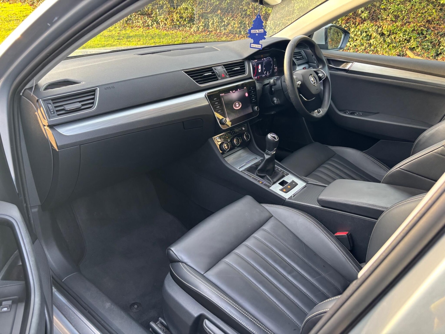 Used Skoda Superb 2022 for sale - 78203787: Photo 2