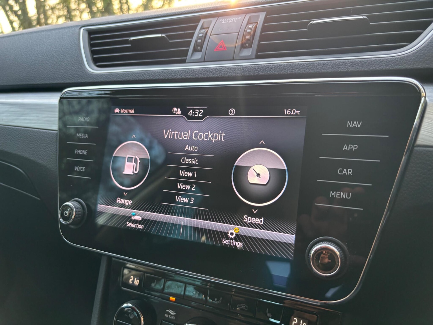 Used Skoda Superb 2022 for sale - 78203787: Photo 32