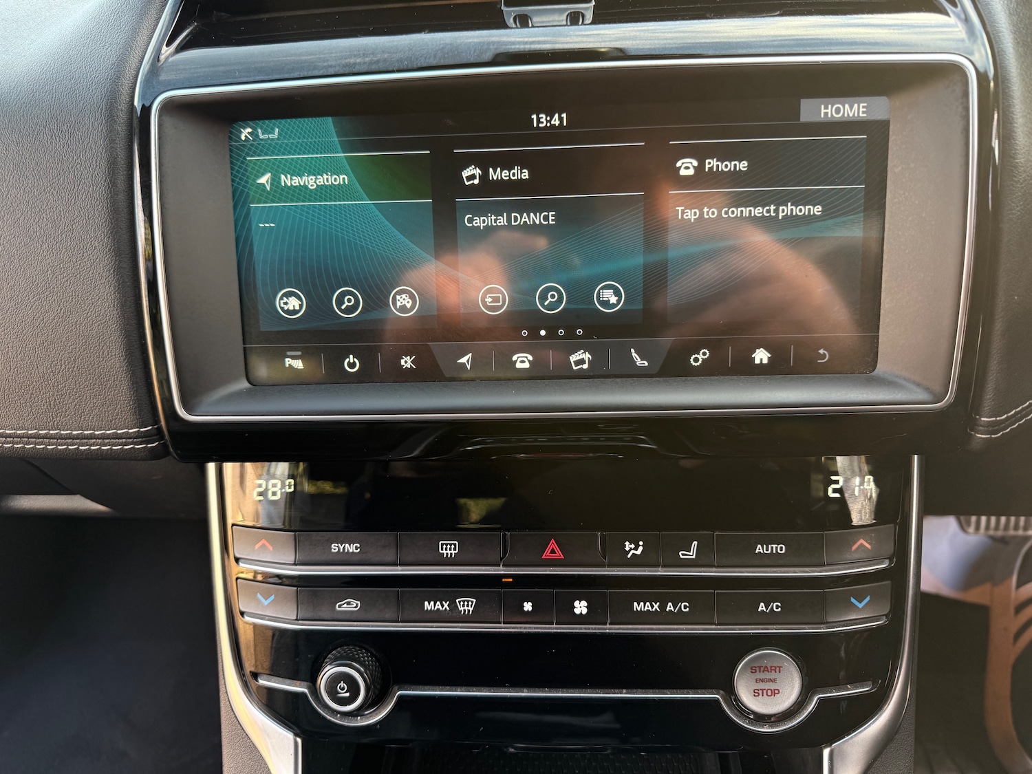 Used Jaguar XE 2019 for sale - 77200828: Photo 32